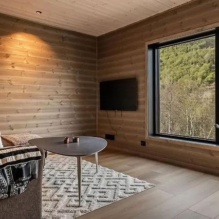 Mountain View Apartment - 205 Stranda